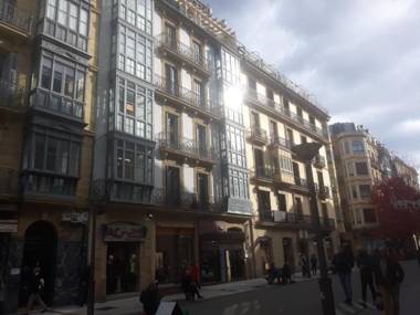 Modern Apartment with Spacious Terrace