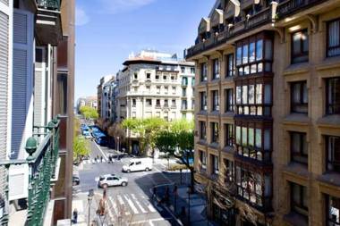 2 bedrooms appartement with jacuzzi balcony and wifi at Donostia
