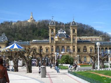 Spacious Central Old Town Apartment