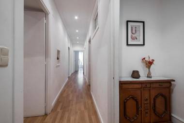 Spacious Central Old Town Apartment