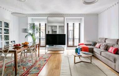 Piso en el Corazón de San Sebastián by Santiago