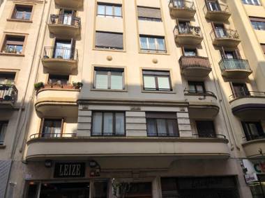 CABERNET SAUVIGNON APARTMENT. SURF BEACH