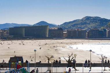 The Rentals Collection - Monpas