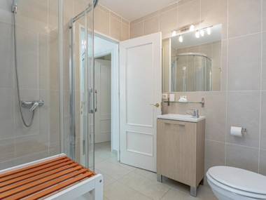 Beautiful Duquesa Harbour apt 2001