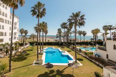 2233-Lovely 2 bedrooms on the beach pool and port