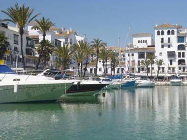 2257-Stunning penthouse first line port sea view