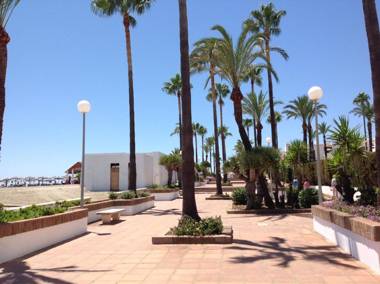 2091- Apt close from all amenities