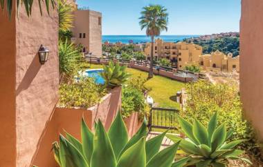 2311-modern apt with sea and pool views