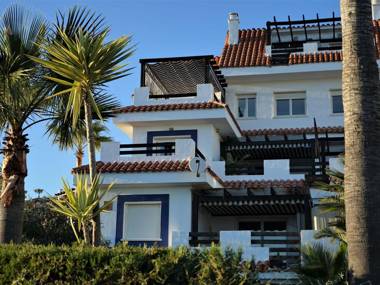 Charming holiday home nearby Estepona with sea views and golf opportunities