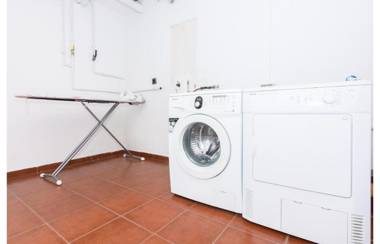 HomeHolidaysRentals Adonis