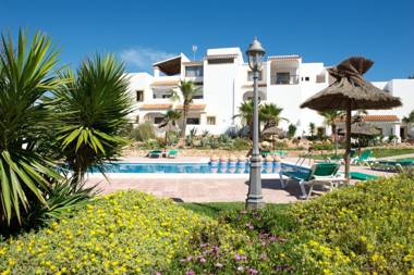 Apartamentos Blanco Sol