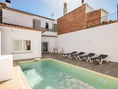 Authentic modern and wheelchair friendly holiday home with private pool