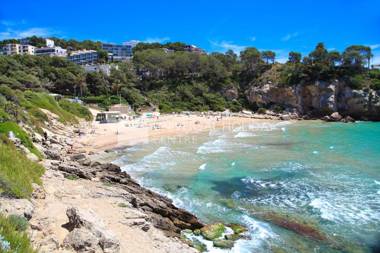 UHC Arinsal Family Complex