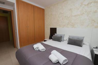 DIFFERENTFLATS Paradise Village Families