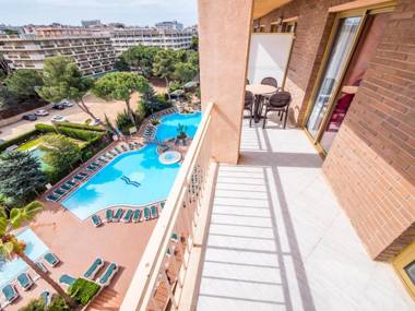 Golden Avenida Family Suites 4*