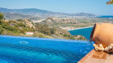 Villa Paraiso Azul Salobrena by Ruralidays