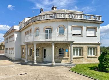 Casablanca Hotel Studios