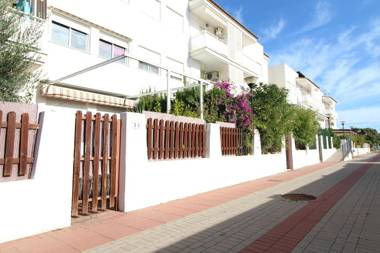Global Properties Apartamento en Marjal de Corinto con Piscina