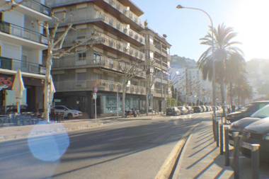 Agi Avenida Apartments