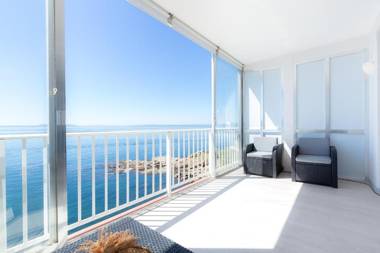 IN THE SEA Renovated apartment