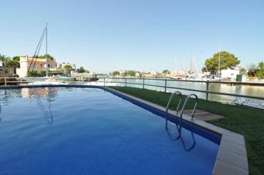 RNET - Apartments Roses Les Marines