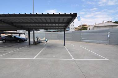 RNET - Apartments Roses Port Trebol