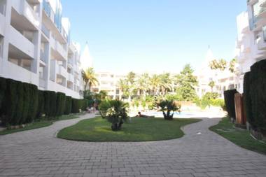 RNET - Royal Marine II Roses