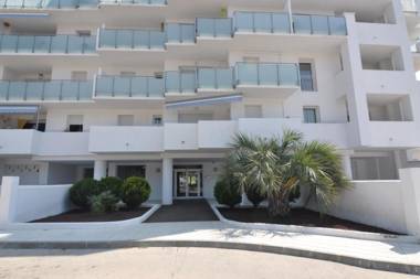 RNET - Royal Marine II Roses