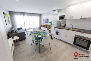 Roses Apartments Tropical Loft