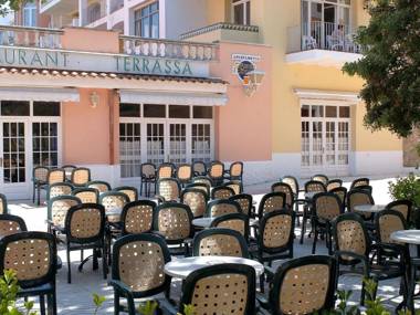 Holiday apartment in a complex near the sea