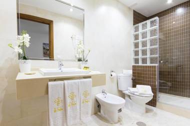 Apartamentos El Tajo & SPA