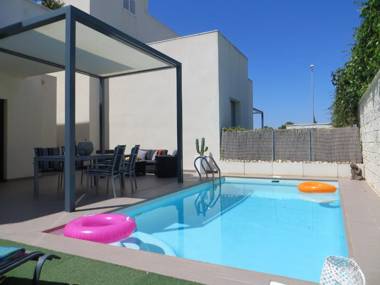 2 bedrooms villa with private pool enclosed garden and wifi at Rojales 8 km away from the beach