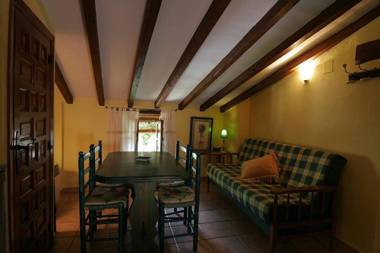 One bedroom appartement with balcony and wifi at Robledillo de Gata