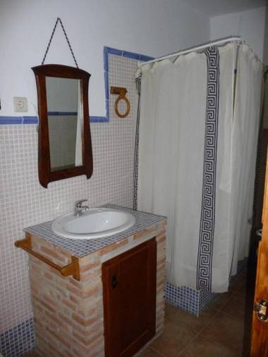 Casas La Piedra De Tíscar