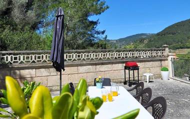 Villa LAS ENCINAS-en el pueblo de Esporles- Mallorca