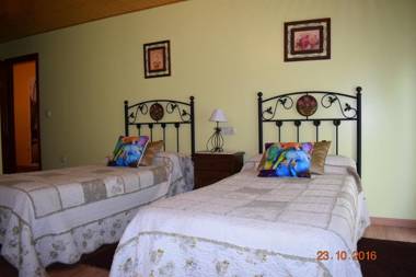 Casa Rural Os Carballos