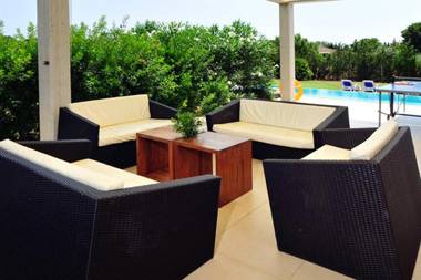 Villa Barcares Gran for 10 pool gym and close to beach