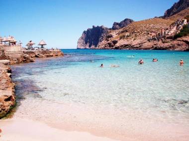 Mediterranean Villa Mariner next to the Sea