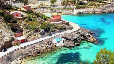 Mediterranean Villa Mariner next to the Sea