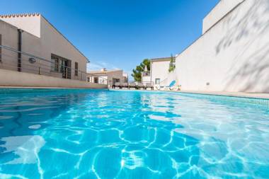 Molins 5 near the sea