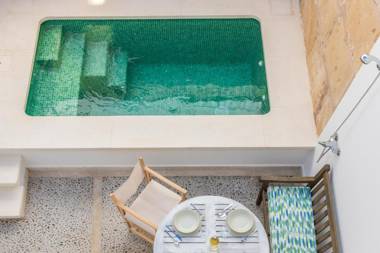 Townhouse on the rocks