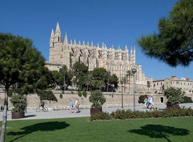 Villa Moya - Walking Distance to the Beach