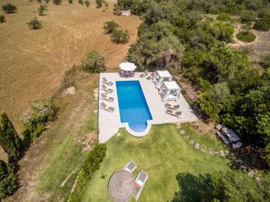 Villa Siquier - Luxury Retreat with Mountain Views