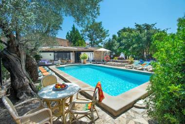 Wonderful Villa Rafals with Exclusive Location
