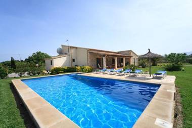 Attractive Villa Pera