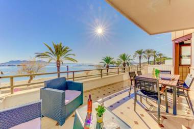 Emma Beachfront Apartment