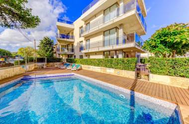 Beach Apartment Cirerer