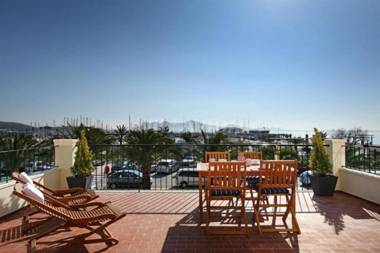 Modern marina seafront apartment