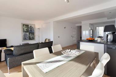 Penthouse Marina seafront apartment