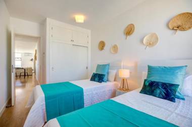 Beachfront Apartment Sivella